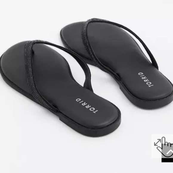 #009 Torrid Size 8.5 Rhinestone Flip Flop (WW) - Picture 5 of 7